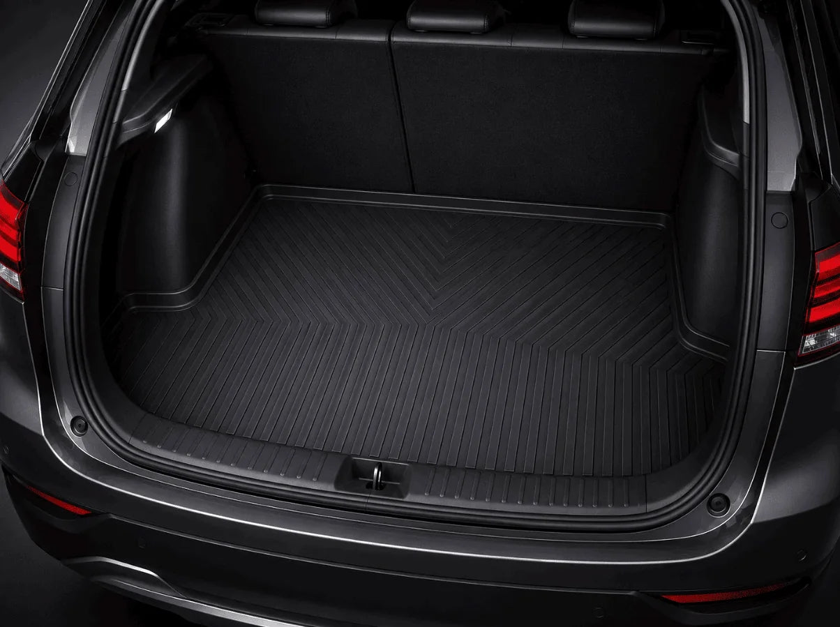 SUV boot with protective tray liner
